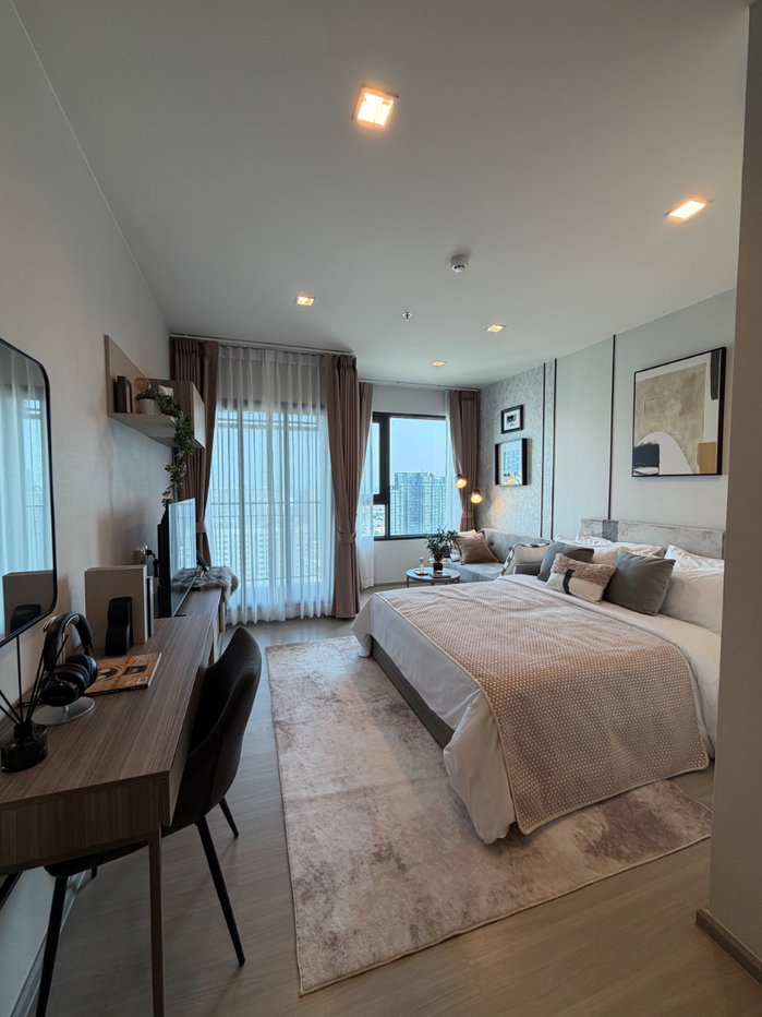 picture life sathorn sierra 15,500 thb/month - 9/27