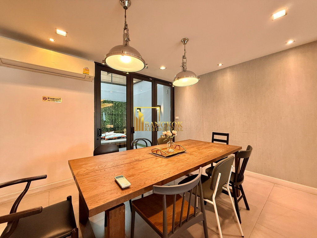 รูป Beautifully Renovated 3 Bed Townhouse For Rent in Ekkamai - BR8807TH - รูปที่ 12/40