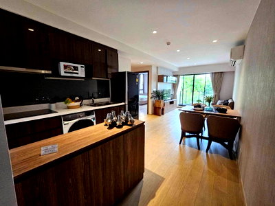 Condos for rent : Condo for RENT/Sale : Runesu Thonglo Soi 5  𝐒𝐢𝐳𝐞 :  65 sqm.  𝐓𝐲𝐩𝐞 : 2 Bed /1 Bath / Corner Room  𝐅𝐥𝐨𝐨𝐫 : 5th  ✅Fully furnished