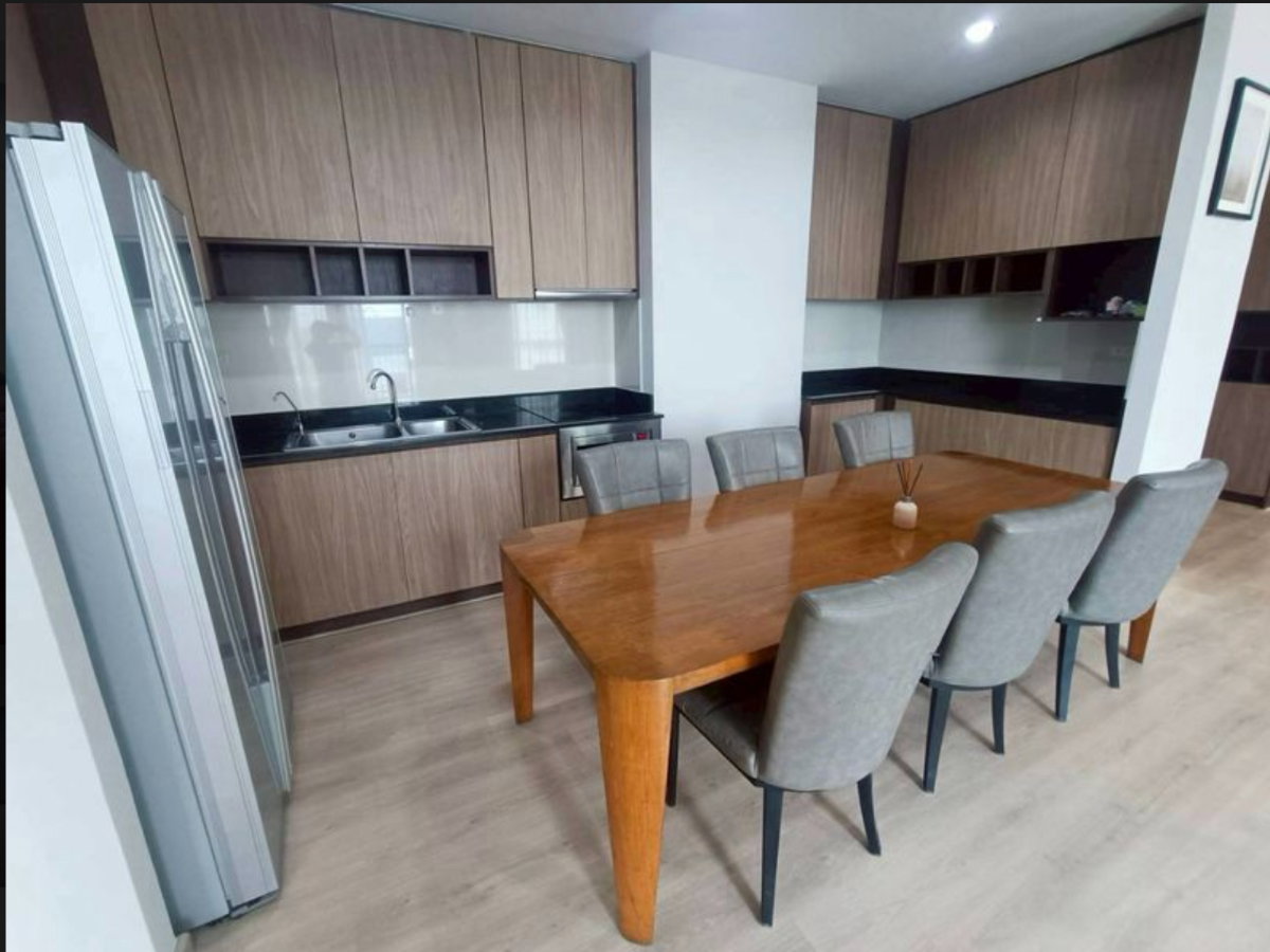 picture rent Capital Ekkamai. 4bed 200sqm. Private lift! Line id: @pfagent - 3/16