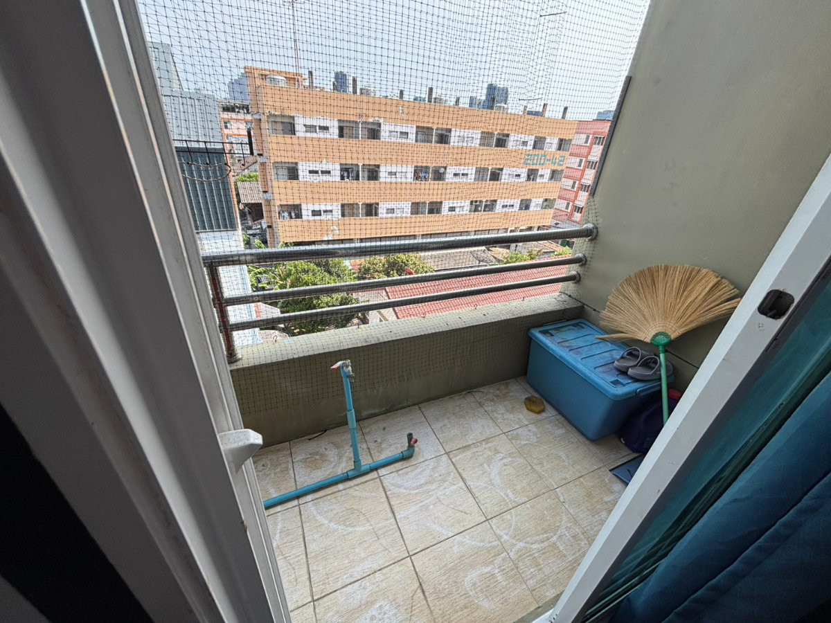 picture For Sale by Owner: The Tropical Condo On Nut 12, Corner Unit, 6th Floor, 28 sq.m., THB 1.2M - 7/9