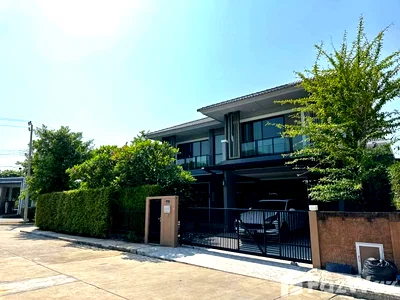 Houses for rent Bangkok : 4 Bedroom House for rent at The Plant Exclusique Pattanakarn 1936034