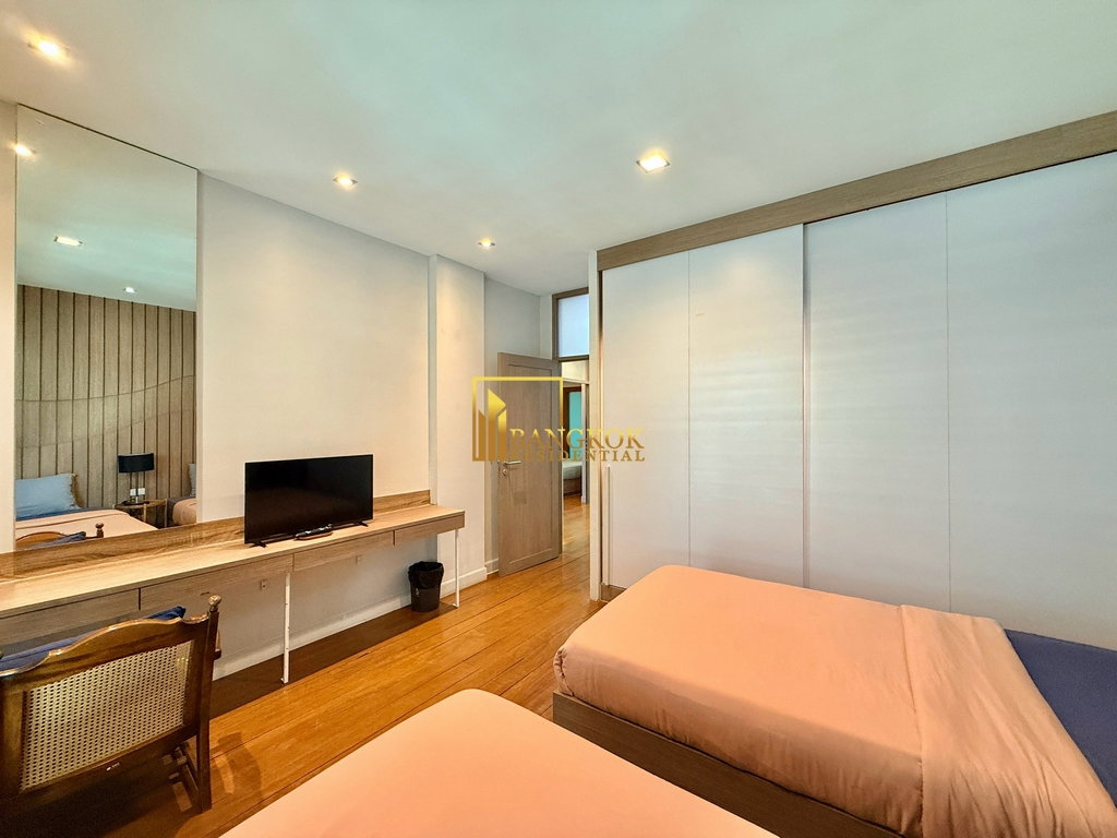 รูป Beautifully Renovated 3 Bed Townhouse For Rent in Ekkamai - BR8807TH - รูปที่ 28/40