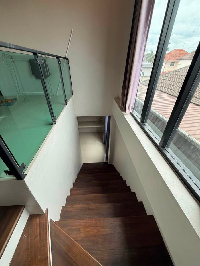 picture Modern 2-Storey Detached House for Sale in a Secure Residential Project - 10/16
