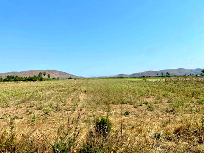 Land for sale Lao Khwan Kanchanaburi : Land for sale with mountain views, 15 rai 3 ngan 31 sq.wa. Beautiful location, next to a main road, near Lao Khwan-Uthong community. 