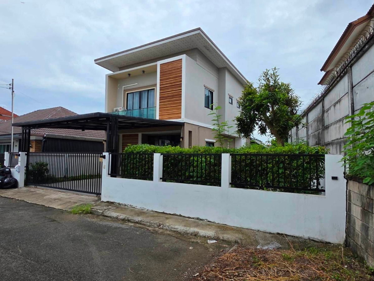 picture Modern 2-Storey Detached House for Sale in a Secure Residential Project - 15/16
