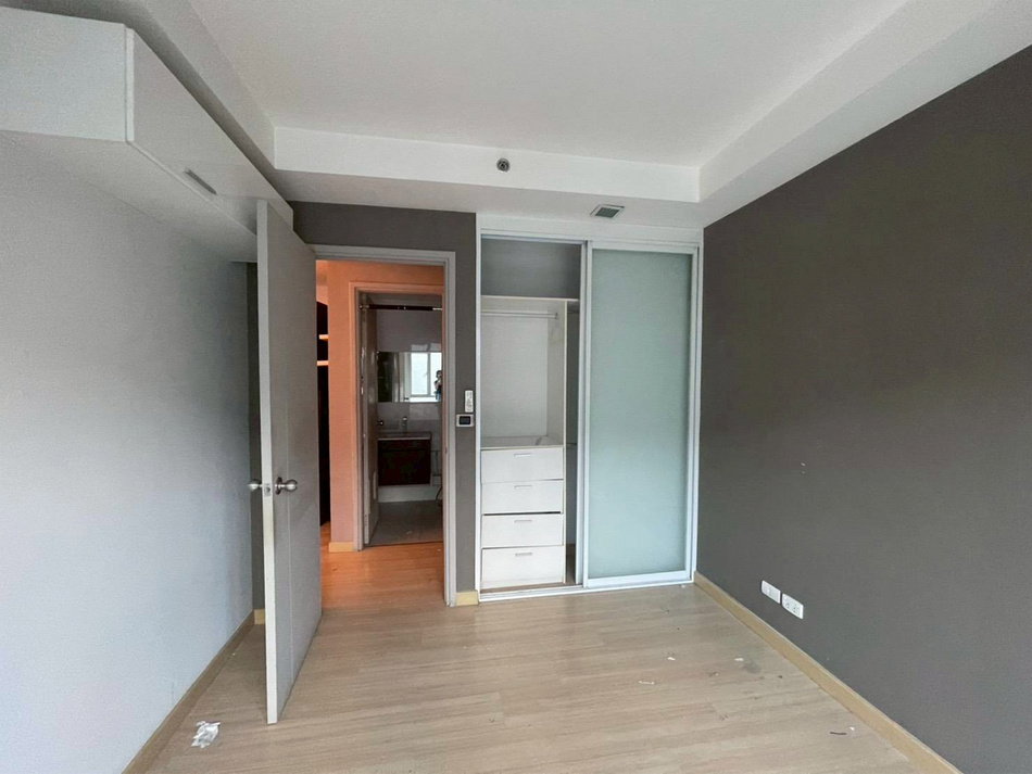 รูป Call : 091-949-9463 Condo Thru Thonglor (ขายต่ำกว่าราคาตลาดเยอะ เพียง 2.2 ลบ.) ห้อง 36 ตารางเมตร 1 ห้องนอน ชั้น4 พร้อมเข้าอยู่ - รูปที่ 1/11