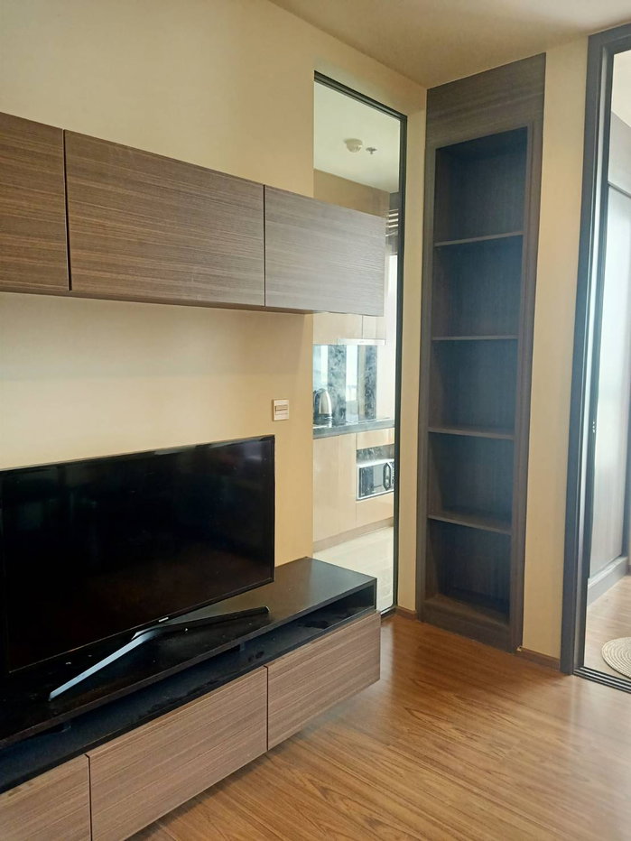 picture Condo for RENT : The Line Sukhumvit 71  𝐒𝐢𝐳𝐞 : 30 sqm. 1 Bed 1 Bath /Closed Kitchen/City View  𝐅𝐥𝐨𝐨𝐫 : 22nd  ✅Fully furnished - 8/12