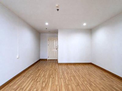 Condos for sale : Value 1BR Condo Near BTS/MRT Interchange | High-Floor City View - U6562513