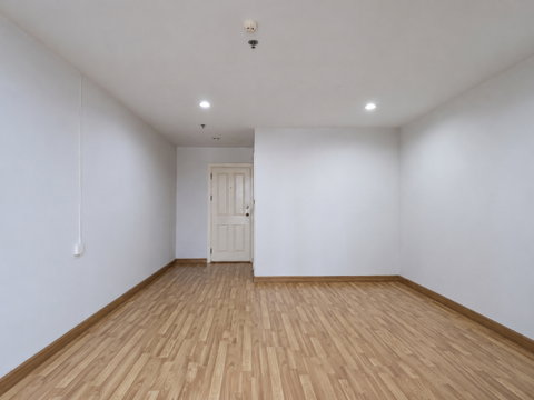 อนโด 1BR ชั้นสูง ใกล้รถไฟฟ้า 2 สาย | Regent Home 15 คุ้มลงทุน - U6562513