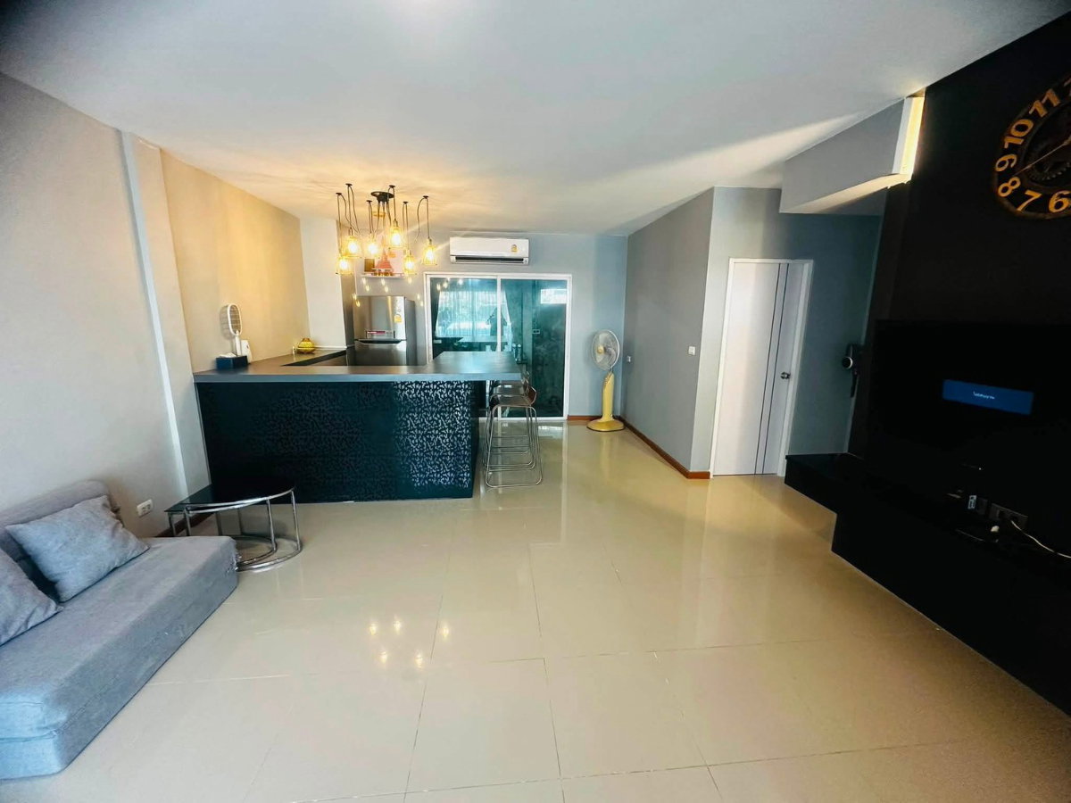 รูป 🏡 ให้เช่าทาวน์โฮม The Trust Town ลำลูกกา คลอง 5 2 ห้องนอน 2 ห้องน้ำ เฟอร์นิเจอร์ครบ | เครื่องใช้ไฟฟ้าครบ | แอร์ทุกห้อง - รูปที่ 2/11