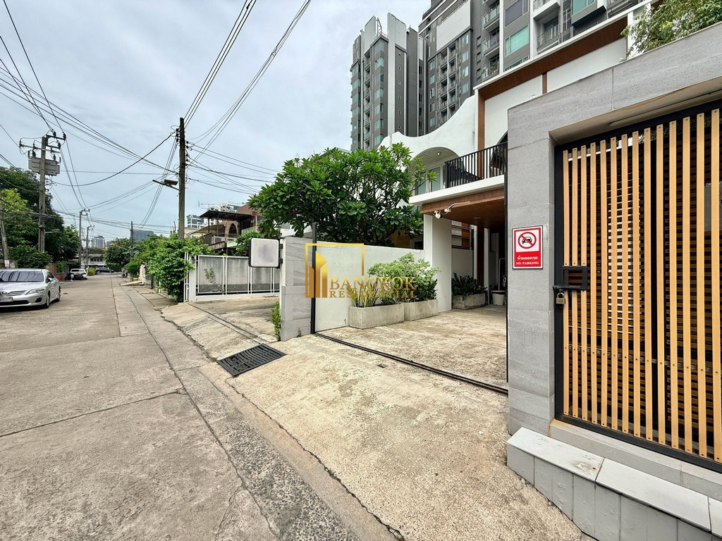 รูป Beautifully Renovated 3 Bed Townhouse For Rent in Ekkamai - BR8807TH - รูปที่ 40/40