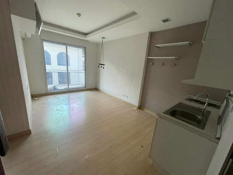 รูป Call : 091-949-9463 Condo Thru Thonglor (ขายต่ำกว่าราคาตลาดเยอะ เพียง 2.2 ลบ.) ห้อง 36 ตารางเมตร 1 ห้องนอน ชั้น4 พร้อมเข้าอยู่ - รูปที่ 2/11