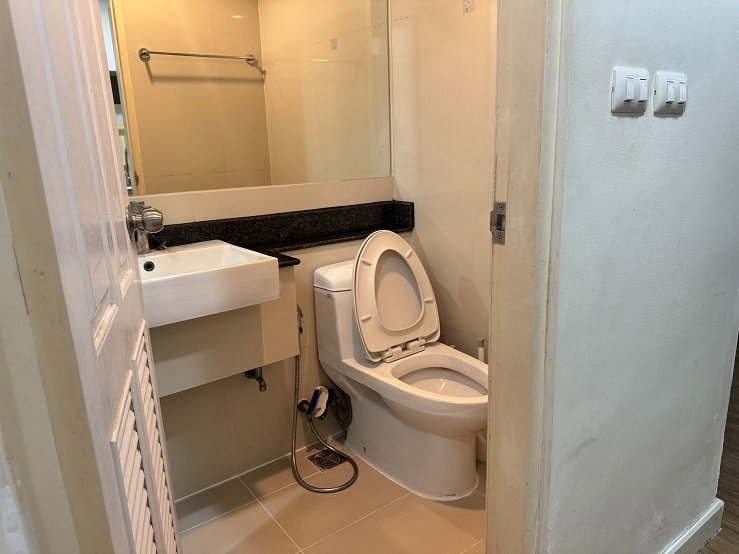 picture **[FOR RENT] The Kris 7 Ratchada 17 - 23 sqm Studio - Ready to Move In - 600m to MRT Sutthisan** - 6/10
