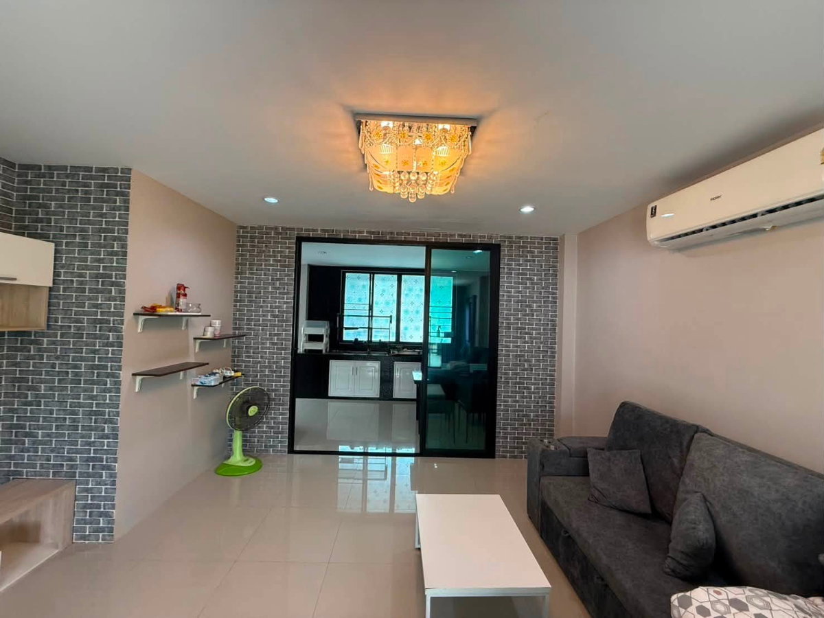 picture Modern 2-Storey Detached House for Sale in a Secure Residential Project - 3/16