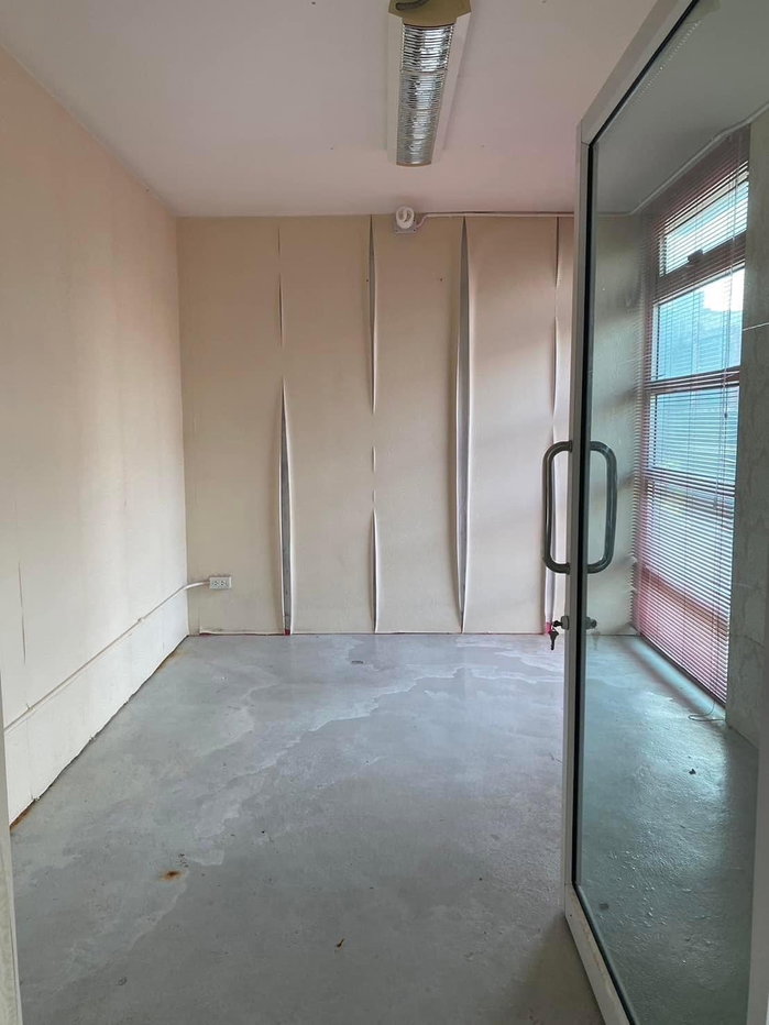 picture SELL Reviera up condominium (Ready to move in and transfer) - 10/14