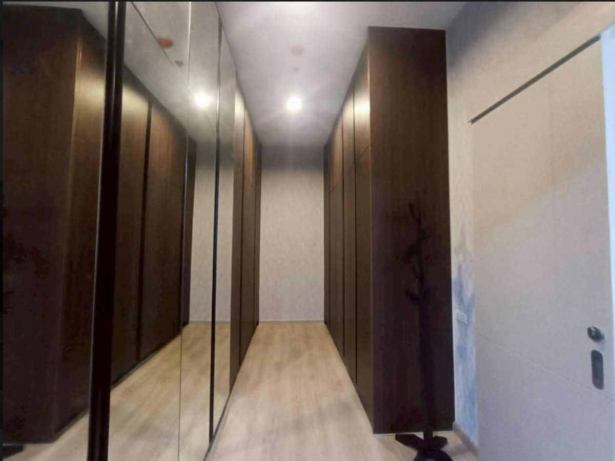 picture rent Capital Ekkamai. 4bed 200sqm. Private lift! Line id: @pfagent - 8/16