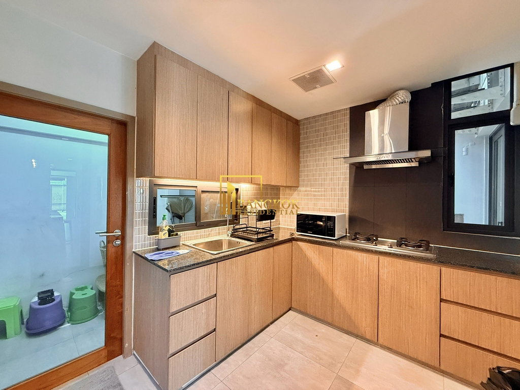 รูป Beautifully Renovated 3 Bed Townhouse For Rent in Ekkamai - BR8807TH - รูปที่ 17/40