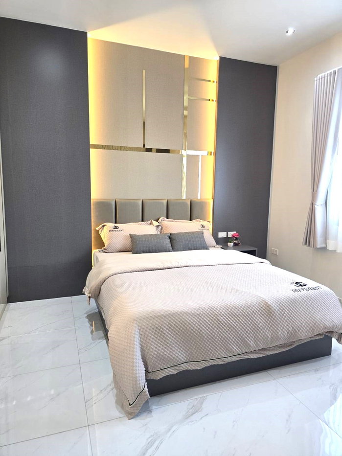รูป ขายบ้านพร้อมสระว่ายน้ำ 2 ชั้น 3 ห้องนอน สไตล์โมเดิร์น พัทยา พร้อมเข้าอยู่ ใกล้โรงเรียนนานาชาติ Regents - รูปที่ 5/33