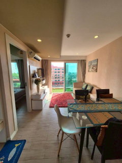Living in this condo, it's only a 5-minute walk to Jomtien Beach! 😳
