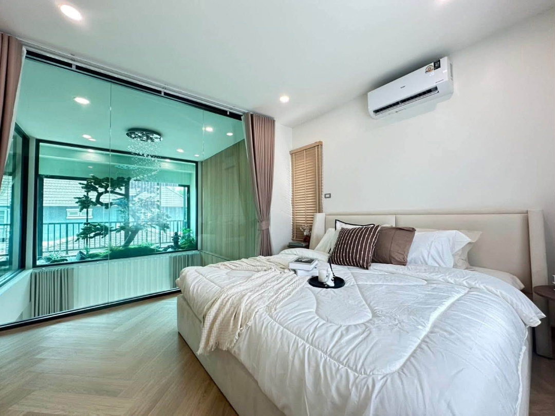 รูป R156 🏡✨ขายด่วน บ้านเดี่ยวหลังมุม สไตล์ Modern Craftsmanship นวมินทร์ 127 เดินทางง่ายทำเลดี ราคาเพียง 10 MB เท่านั้น - รูปที่ 25/26