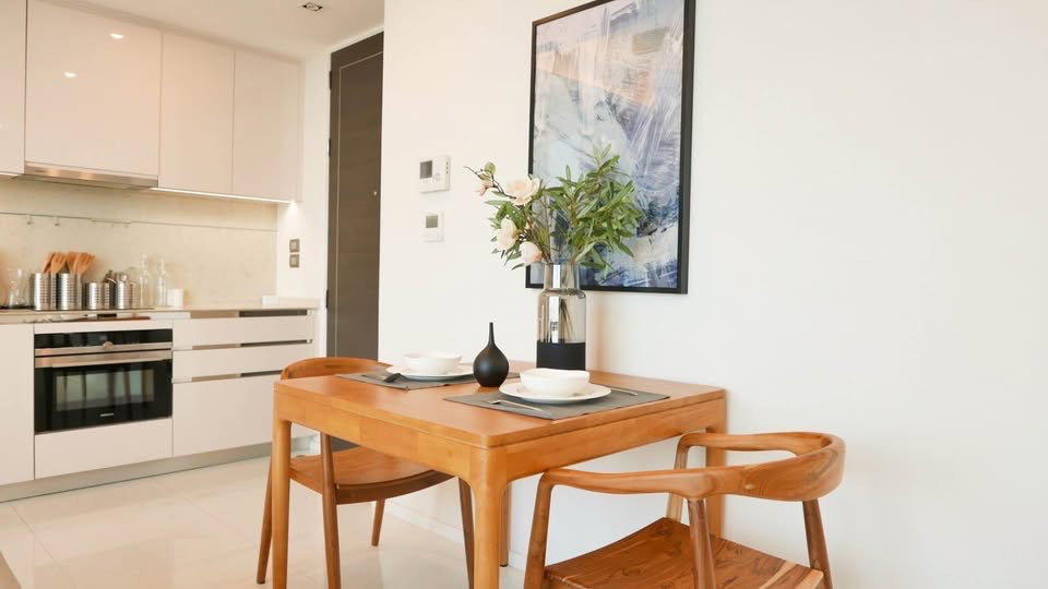 picture ✨ 𝐓𝐡𝐞 𝐁𝐚𝐧𝐠𝐤𝐨𝐤 𝐒𝐚𝐭𝐡𝐨𝐫𝐧 - Fully furniture , ready to move in //contact LineID:@thirdproperty - 17/18