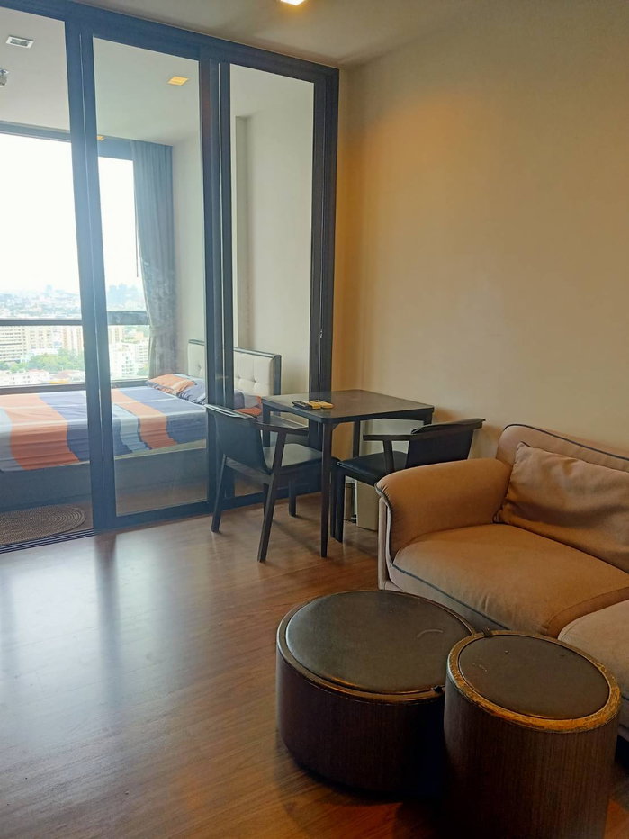 picture Condo for RENT : The Line Sukhumvit 71  𝐒𝐢𝐳𝐞 : 30 sqm. 1 Bed 1 Bath /Closed Kitchen/City View  𝐅𝐥𝐨𝐨𝐫 : 22nd  ✅Fully furnished - 1/12