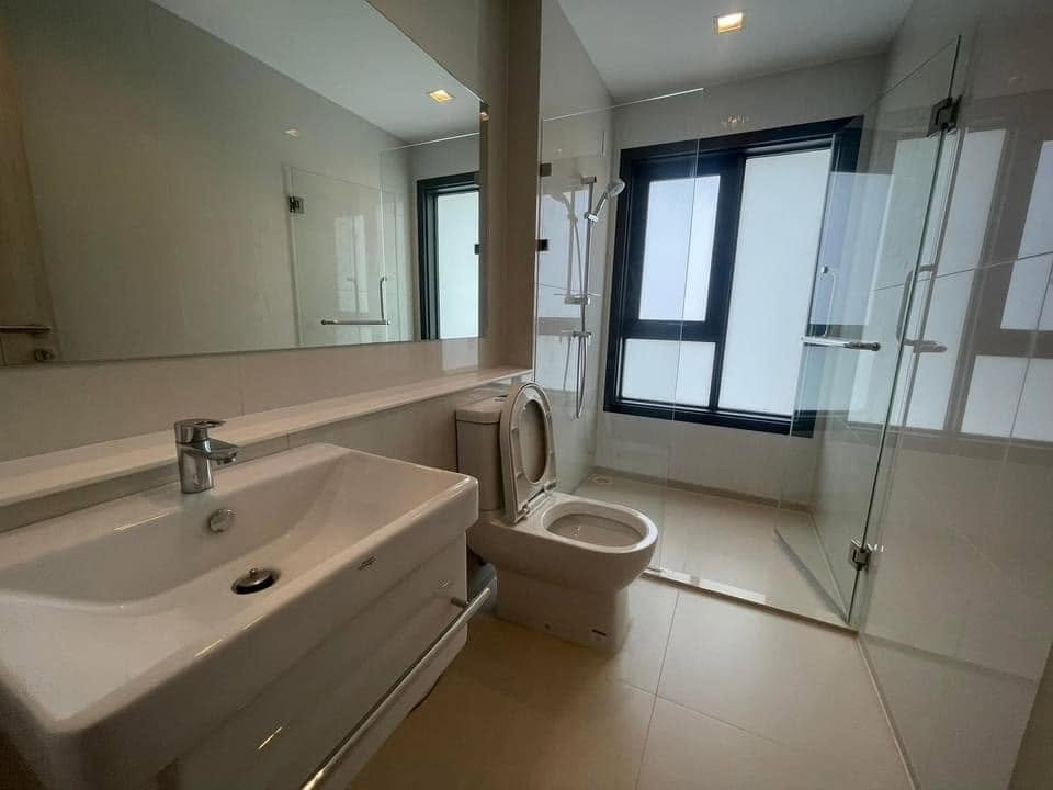 picture Life One Wireless (BTS Ploenjit) Condo, Wireless Road, near BTS Ploenjit. - 9/10