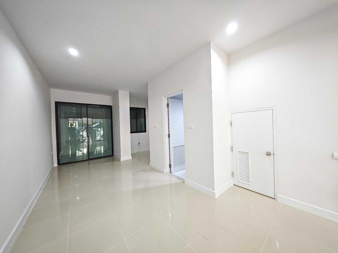 3-bed townhouse for sale, 140 sqm, 17 sq wah, Six nature Petkasem 69