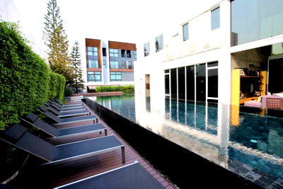 Townhouses for rent Bangkok : Arden Pattanakarn 20 for rent nice unit 