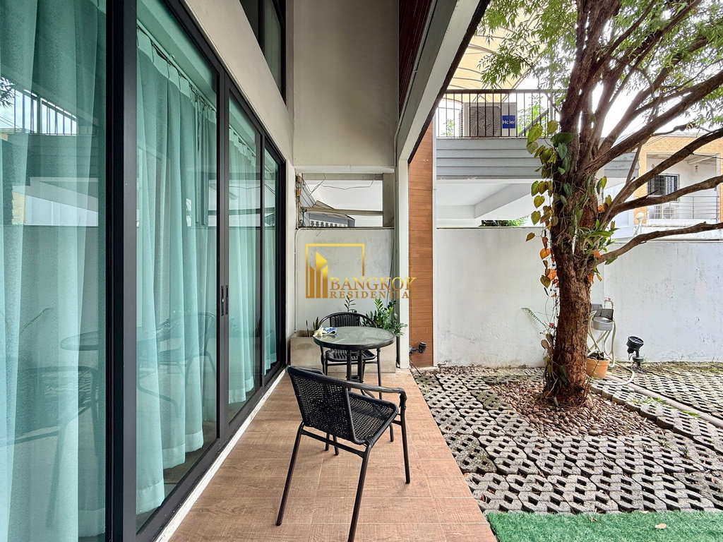 รูป Beautifully Renovated 3 Bed Townhouse For Rent in Ekkamai - BR8807TH - รูปที่ 6/40