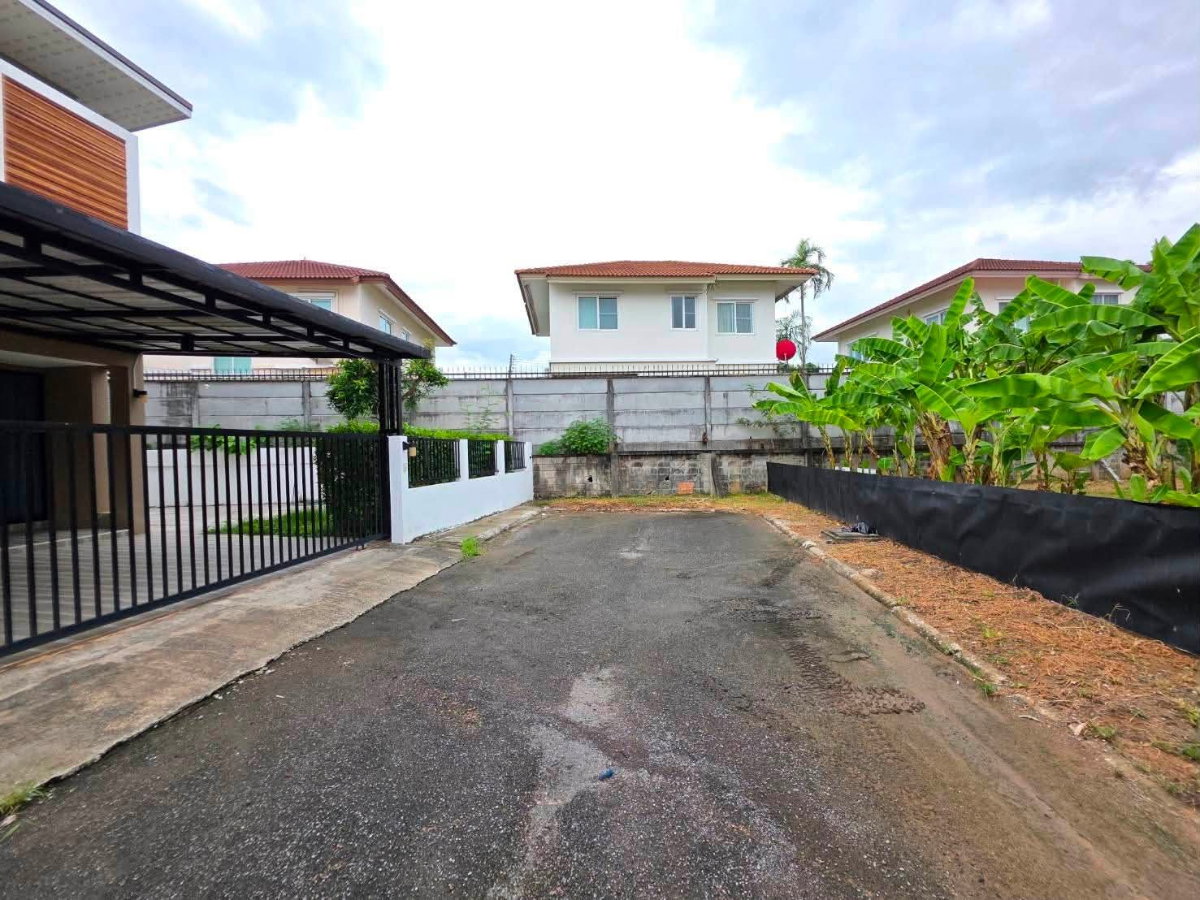 picture Modern 2-Storey Detached House for Sale in a Secure Residential Project - 16/16