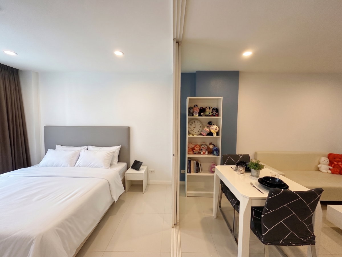 picture 🏙️ Condo for Sale: 1 Bedroom at Elements Srinakarin - Best Price in the Building! - 6/20