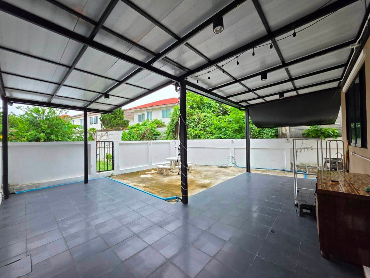 picture Modern 2-Storey Detached House for Sale in a Secure Residential Project - 13/16