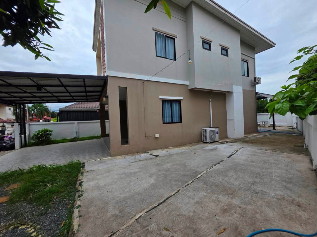 picture Modern 2-Storey Detached House for Sale in a Secure Residential Project - 14/16