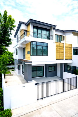 Townhouses for rent Nonthaburi : Ratchaphruek MRT Bang Rak Yai 1.13 km. 5 bedrooms, 3-story mansion, corner room, 4 bathrooms, near MRT Bang Rak Noi Tha It and Central Westville 45