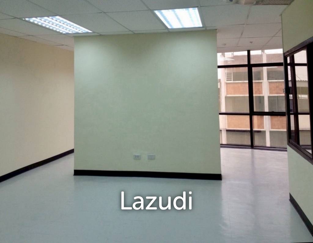 picture 40 sqm bright office in Skulthai Surawong Tower Bang Rak Bangkok - 2/4