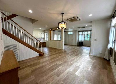 Houses for rent BTS Thong Lo (Thong Lor) : LTHC15996 - House for Rent Asoke | Sukhumvit 12 | Near BTS Asoke | 150K/Month 