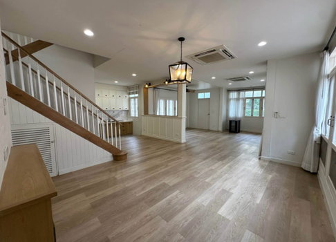 LTHC15996 - House for Rent Asoke | Sukhumvit 12 | Near BTS Asoke | 150K/Month