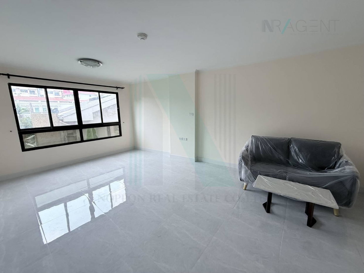 picture For Sell Condo LUMPINI PLACE NARATHIWAS 24 Building A, Floor 3,1 bed room, Room size 35 sqm - 4/8