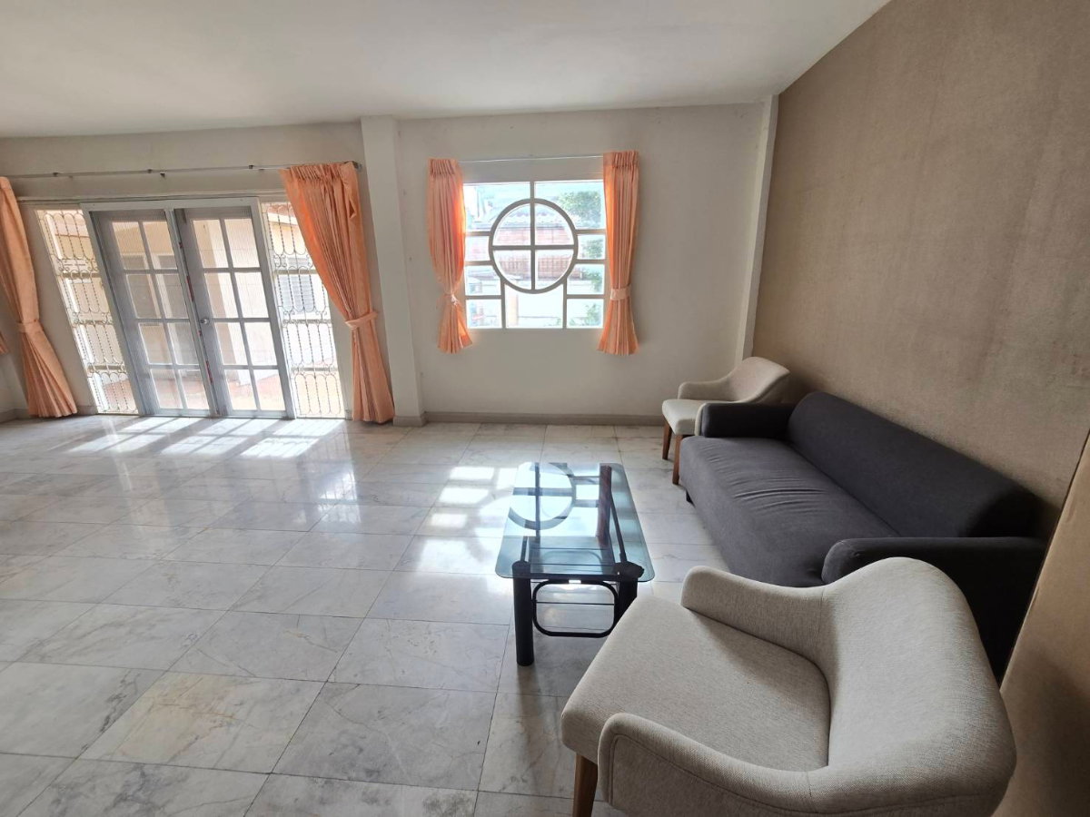 picture For rent, 2-story detached house, 102 sq m., corner plot, Srinakarin Road, Soi Sridan 22, near Makro. - 5/8