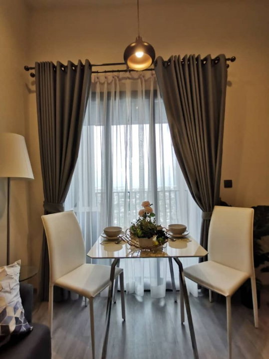 picture Condo for RENT: The Line Sukhumvit 101 𝐒𝐢𝐳𝐞 : 27 sqm. 𝐓𝐲𝐩𝐞 : 1 Bed 1 Bath /City view / Balcony 𝐅𝐥𝐨𝐨𝐫 : 27th ✅ Fully furnished - 7/12