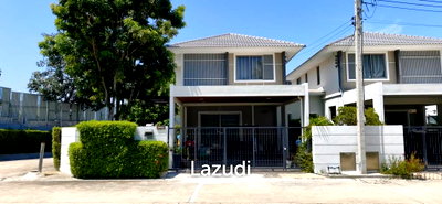 บ้านเดี่ยว ชลบุรี : บ้านเดี่ยว 2 ชั้น สไตล์โมเดิร์น ในโครงการ ไลฟ์ อิน เดอะ การ์เด้น