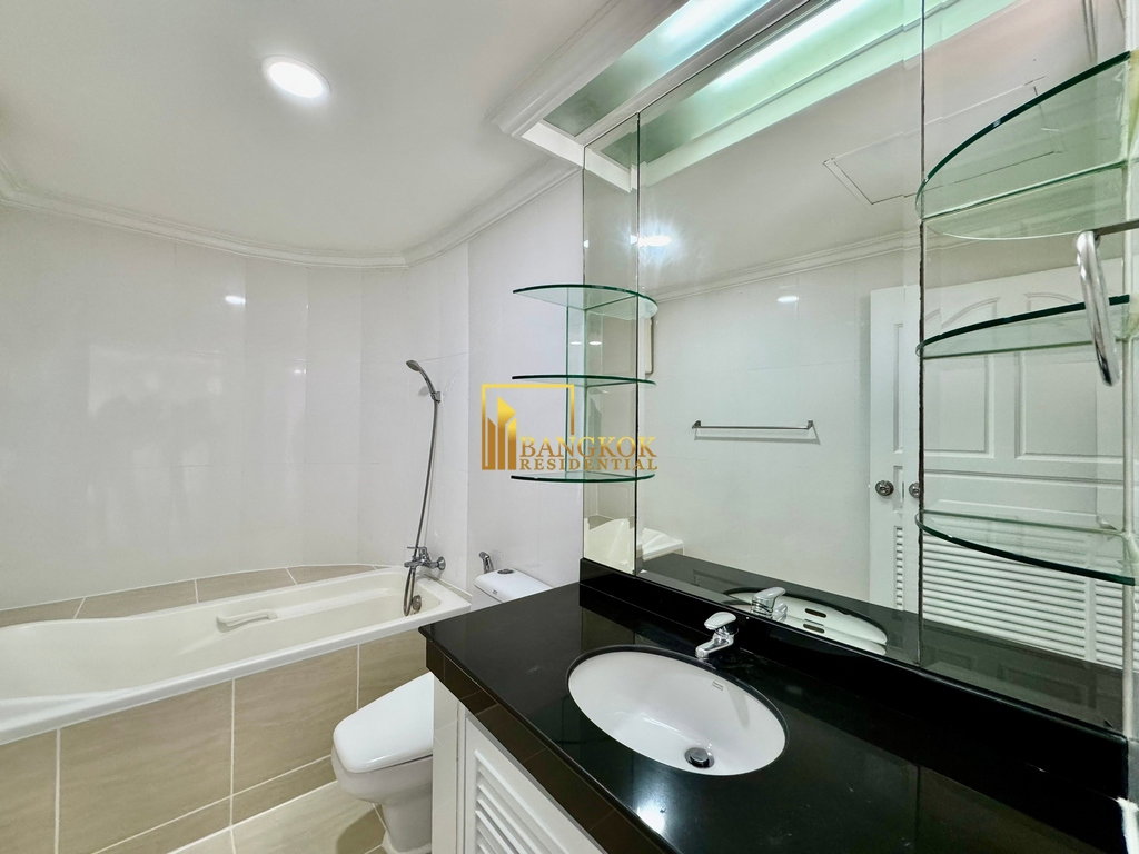 picture Impressive 3 Bed Apartment in Phrom Phong Area - BR21182AP - 26/55