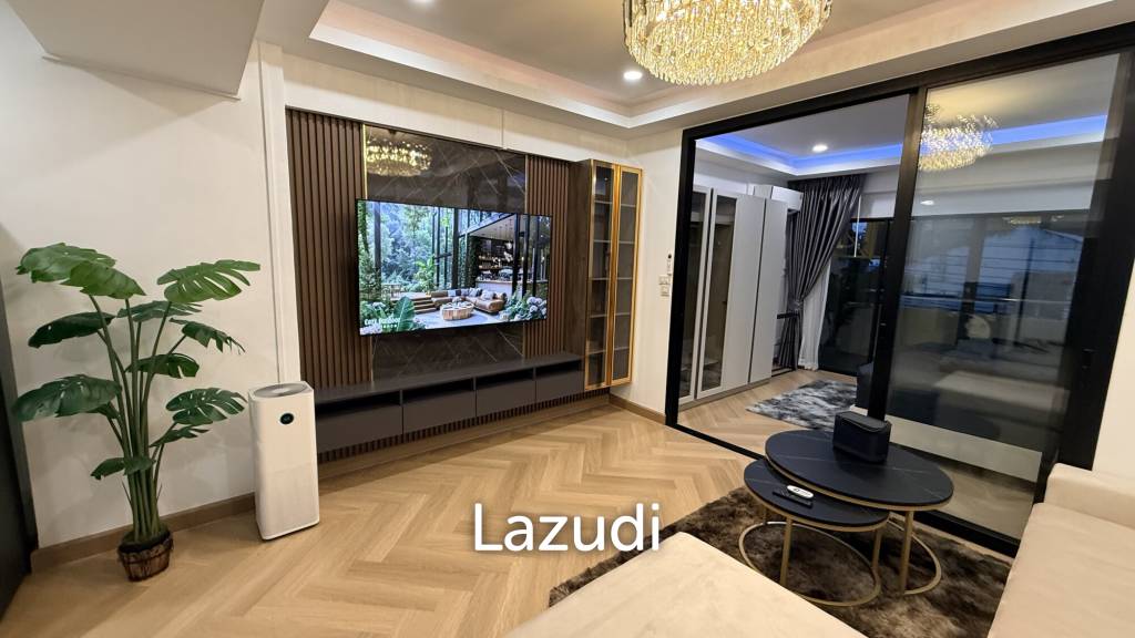 รูป 60 sqm modern condo with balcony at Centurion Park Phaya Thai - รูปที่ 3/19