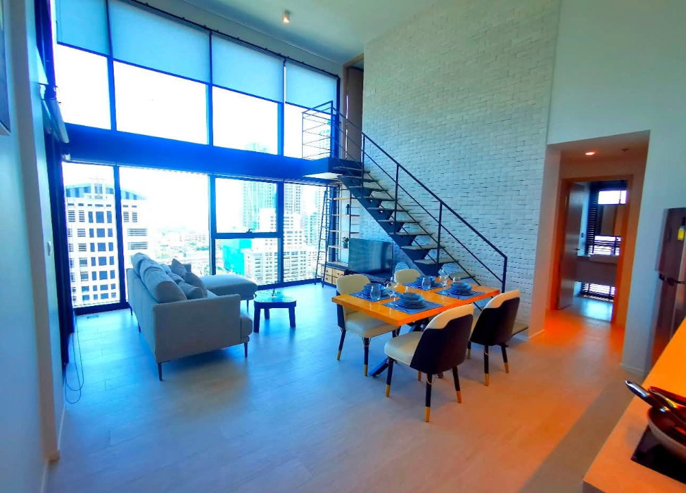picture Condo for RENT : The Loft Silom  𝐒𝐢𝐳𝐞 :  75 sqm.Duplex 2 Bedroom /2 Bathroom/Corner /City view  𝐅𝐥𝐨𝐨𝐫 :  17th  ✅Fully furnished - 4/24