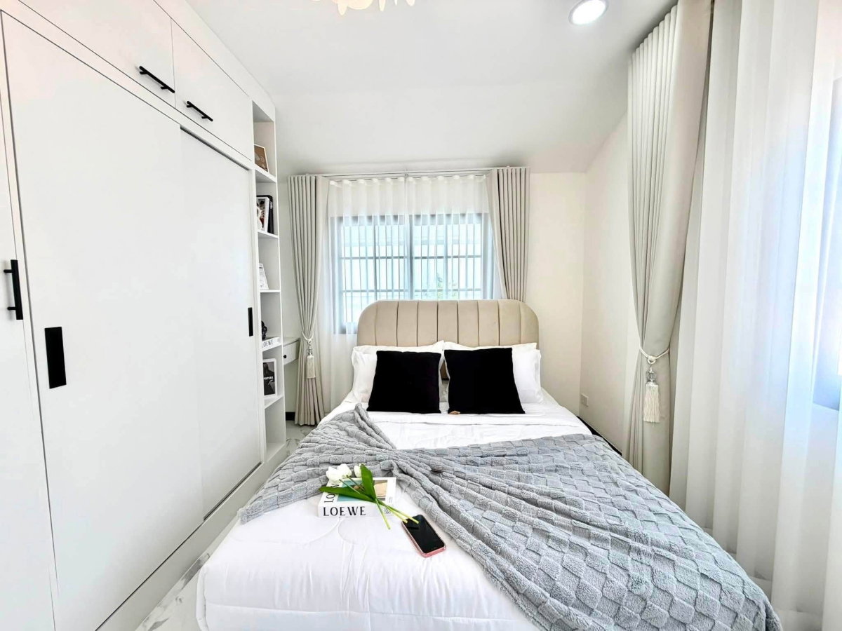 รูป บ้านเดี่ยวพื้นที่กว้าง ตกแต่งครบพร้อมอยู่ ทำเลหนองใหญ่ ใกล้พัทยาเหนือ-มอเตอร์เวย์ - รูปที่ 20/22