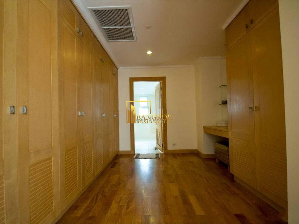 รูป Very Spacious 4 Bedroom Apartment With Private Terrace - BR0346AP - รูปที่ 12/56