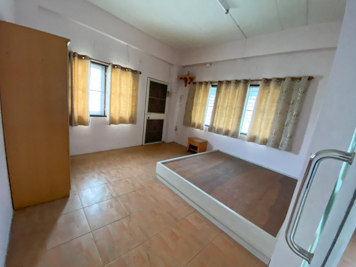 picture Commercial building for sale Phraya Satcha Road, Khiri Intersection, Chonburi - 12/19