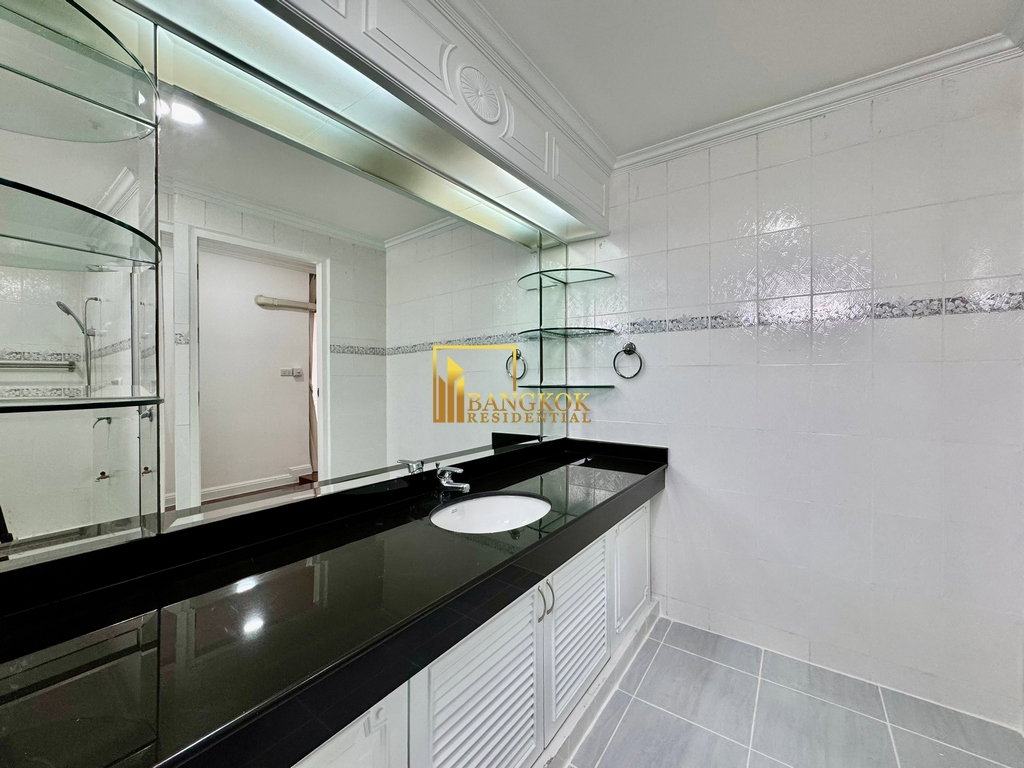 picture Impressive 3 Bed Apartment in Phrom Phong Area - BR21182AP - 15/55